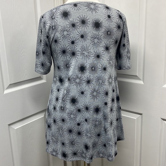 LuLaRoe Perfect T Gray Black Shirt Small EUC - Picture 6 of 10